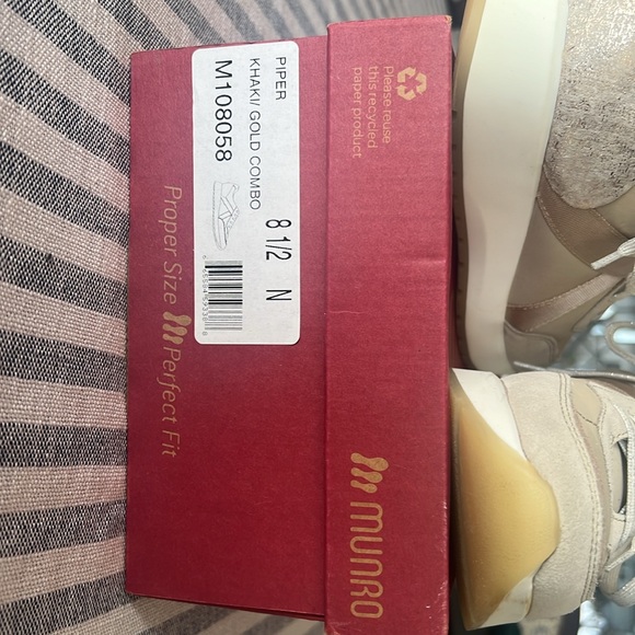 Munro Piper khaki and gold combo sneaker - Picture 2 of 5